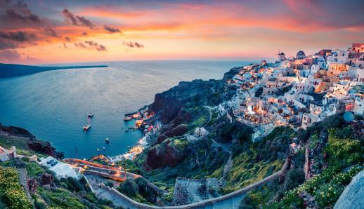 H Vogue Αυστραλίας αποθεώνει την Ελλάδα - Ποια νησιά προτείνει για διακοπές