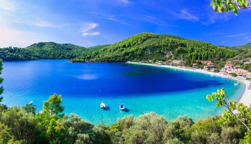Σκόπελος: 5+1 λόγοι για να τη λατρέψετε