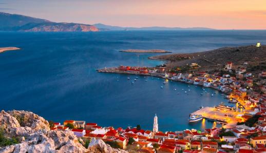 Telegraph: 14 μικρά ελληνικά νησιά για διακοπές μακριά από τα πλήθη