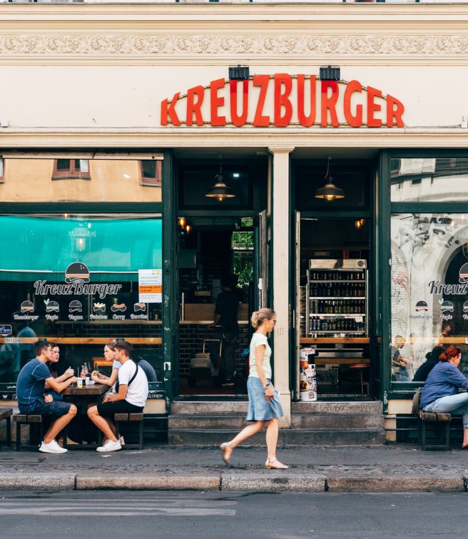 Πού να ταξιδέψετε μόνοι το 2026: 7 ιδανικοί προορισμοί στην Ευρώπη