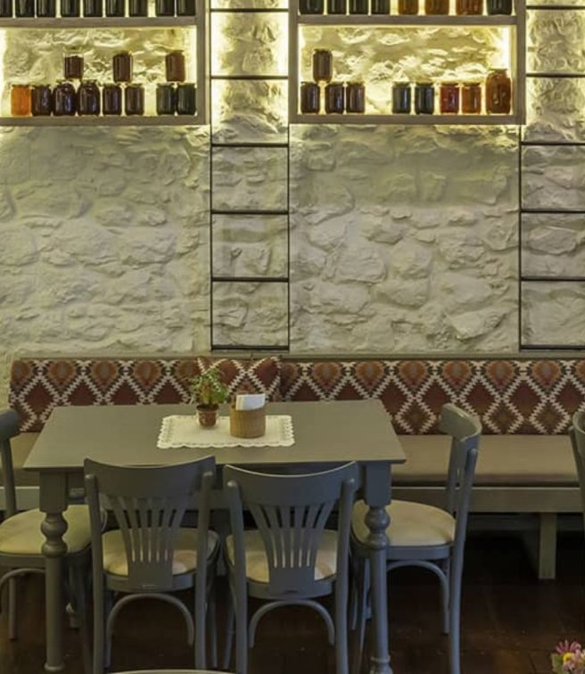 Το Καφενείο του Ζάμπα: Ένα μαγαζί με ιστορία στην καρδιά της Αράχωβας