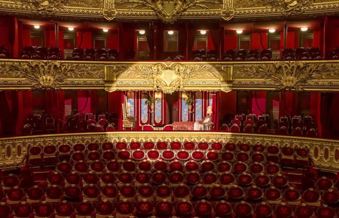 Airbnb: Τώρα μπορείτε να περάσετε μία νύχτα στην Όπερα του Παρισιού