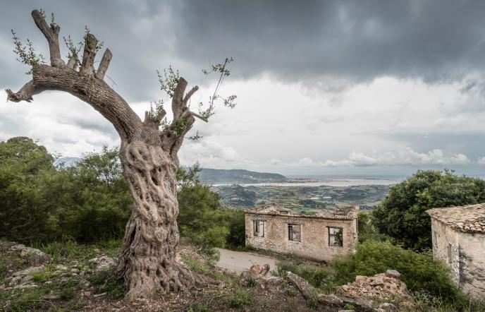 Άγνωστη Ελλάδα: 7 χωριά - φαντάσματα και οι ιστορίες τους