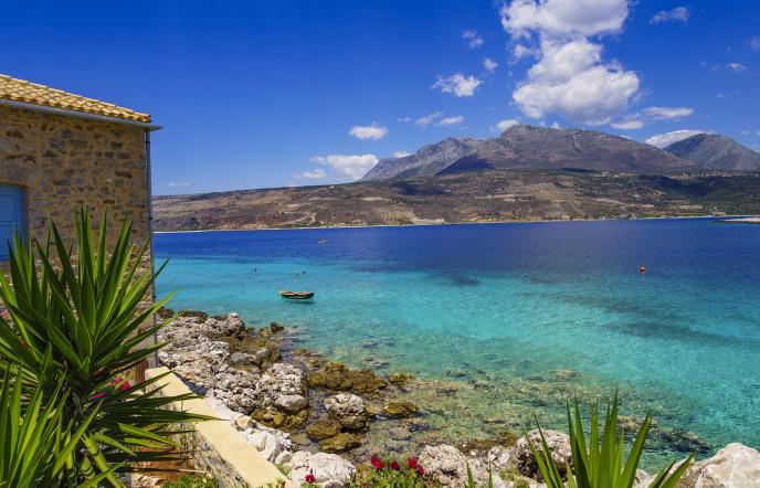 Telegraph: 10 ελληνικοί προορισμοί για διακοπές μακριά από την πεπατημένη