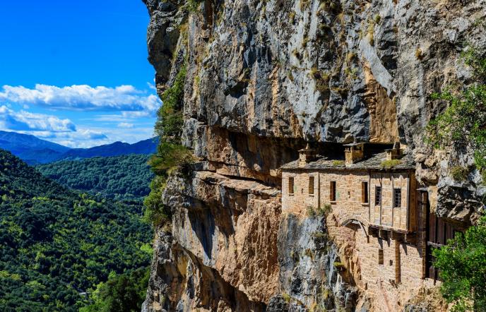 Μονή Κηπίνας: Το εντυπωσιακό μοναστήρι «αετοφωλιά» των Τζουμέρκων
