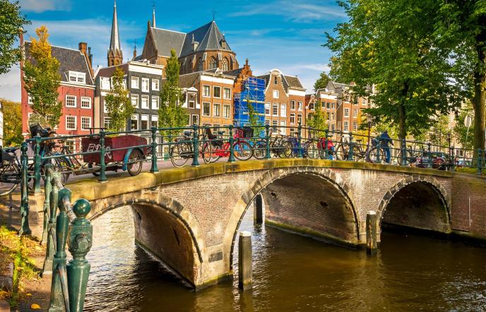Πρώτη φορά στο Άμστερνταμ: Ένας μίνι οδηγός