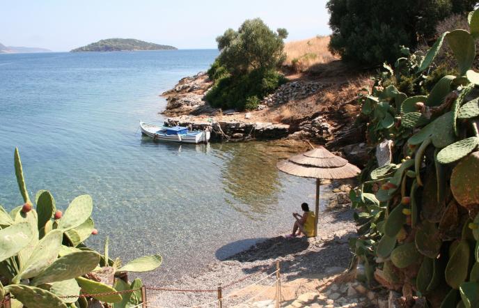 7 «ψαγμένα» ελληνικά νησιά για διακοπές μακριά από τα πάντα