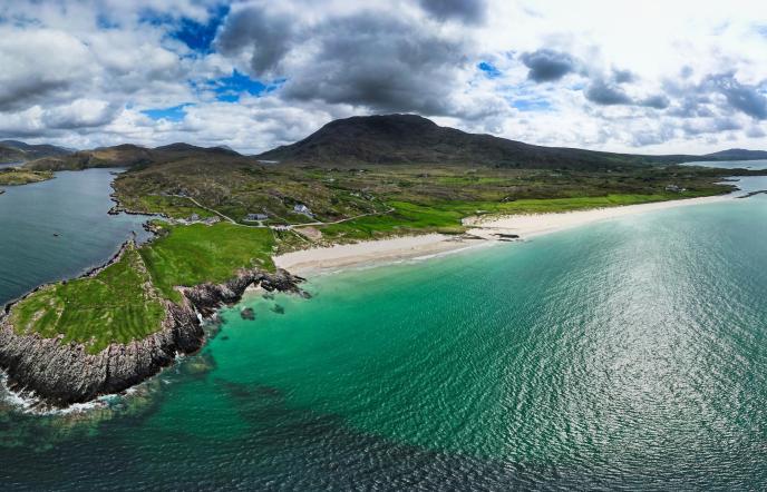 Ιρλανδία: Εντυπωσιακές παραλίες που θυμίζουν τροπικούς παραδείσους