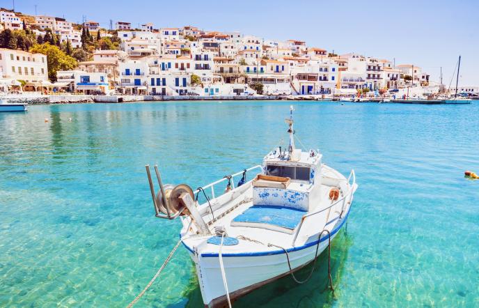 Telegraph: Τρία ελληνικά νησιά στα 10 καλύτερα «μυστικά» της Μεσογείου