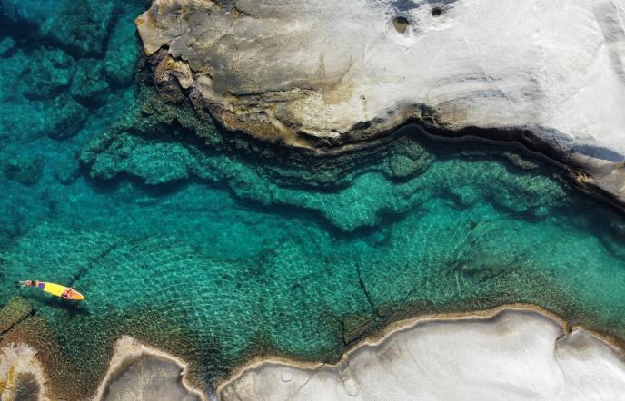 6 μαγευτικές φυσικές πισίνες της Ελλάδας για βουτιές αυτό το καλοκαίρι