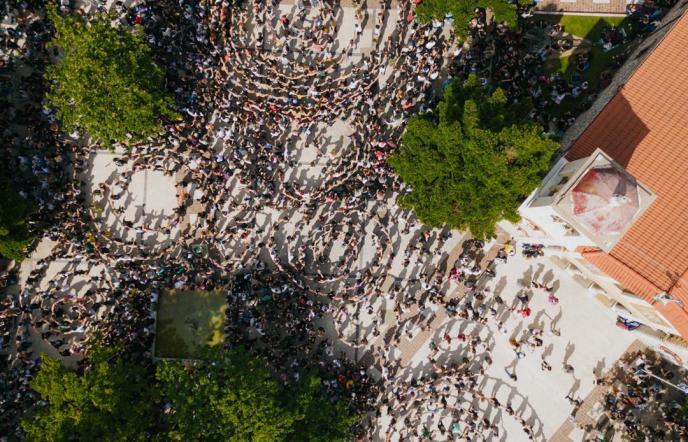 Τα καλοκαιρινά μουσικά φεστιβάλ που μας ταξιδεύουν σε όλη την Ελλάδα