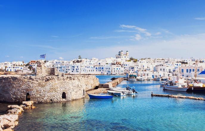 Forbes: Η Πάρος στους top 3 καλοκαιρινούς προορισμούς παγκοσμίως για το 2024