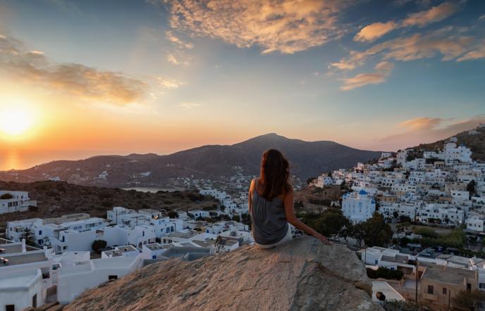 Το ελληνικό νησί με τις μαγευτικές παραλίες που αποθεώνουν οι Ιταλοί