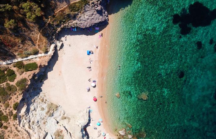 4 ελεύθερες και ωραίες παραλίες της Αττικής