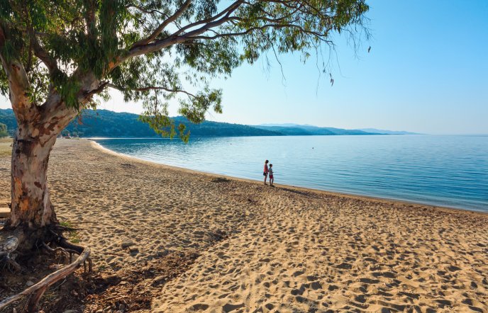 7 παραθαλάσσιοι προορισμοί ιδανικοί για διακοπές με παιδιά