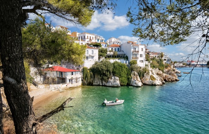 Αυτά είναι τα 10 πιο δημοφιλή ελληνικά νησιά αυτό το καλοκαίρι