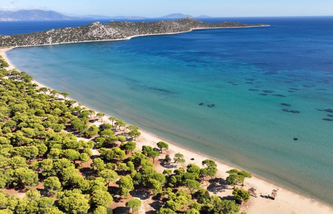 6 παραλίες κοντά στην Αθήνα για τις πρώτες βουτιές