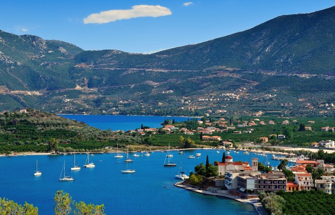 5 σύντομες αποδράσεις από την Αθήνα για να συνδυάσετε μπάνιο και φαγητό
