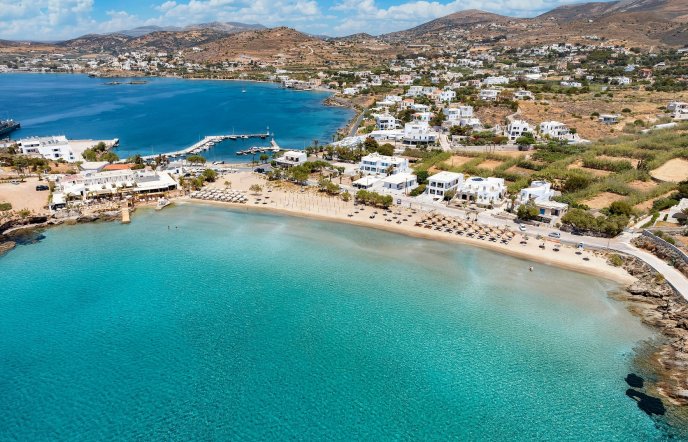 Σύρος: Οδηγός για τις εντυπωσιακές παραλίες του νησιού με τα κρυστάλλινα νερά