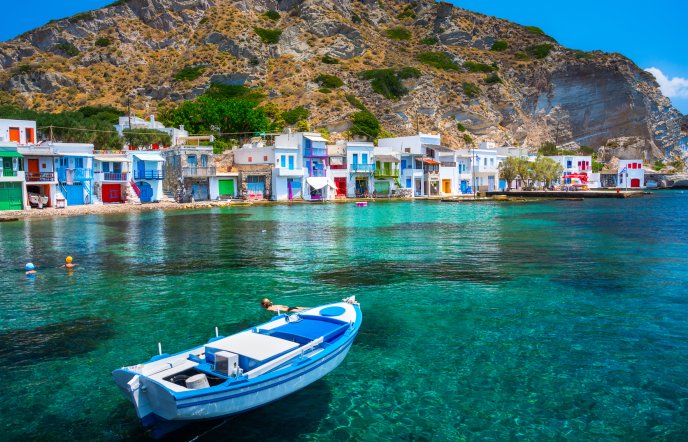 Τα γραφικά ψαροχώρια της Μήλου που θα σας ταξιδέψουν πίσω στον χρόνο