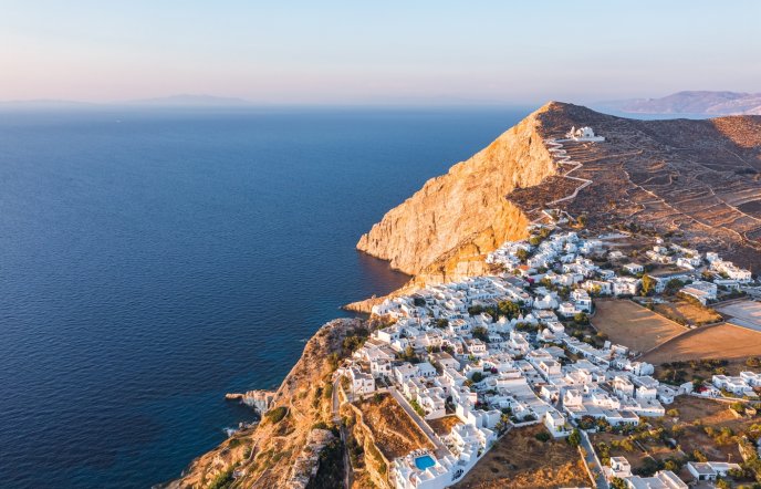 15 εντυπωσιακές Παναγίες του Αιγαίου: Παράδοση και τοπία που κόβουν την ανάσα
