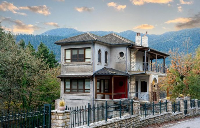 The Foxes: Ένα καταφύγιο στην καρδιά του ελατοδάσους στο Μεγάλο Χωριό Ευρυτανίας