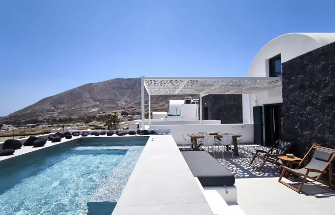 Exo Santorini: Πολυτελής διαμονή στην αυθεντική πλευρά της Σαντορίνης