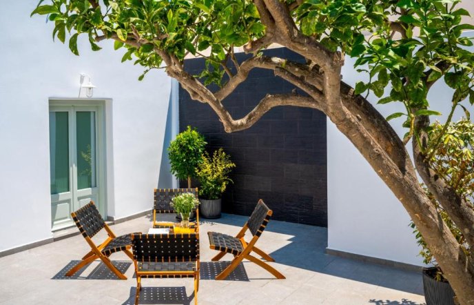 The Lemon Tree House: Μια ήσυχη κατοικία στην καρδιά των Φηρών