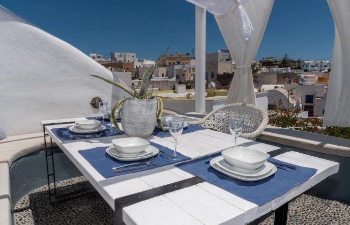 Villa Orpheus Santorini: Oνειρική διαμονή σε μια παραδοσιακή κατοικία της Σαντορίνης