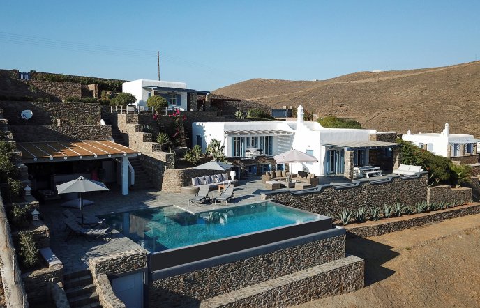 MV Kythnos Seaside Villa: Απόδραση σε ένα τοπίο της Κύθνου που κόβει την ανάσα