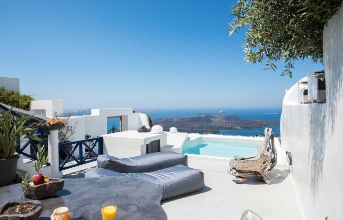 Stilvi Suites: Διαμονή με μαγευτική θέα στο ηφαίστειο της Σαντορίνης
