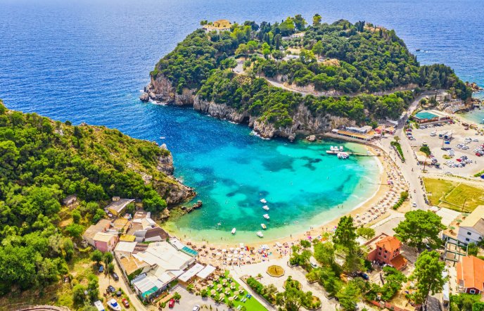 Tripadvisor: Οι 4 ελληνικές παραλίες που μπήκαν στις καλύτερες του κόσμου για το 2026