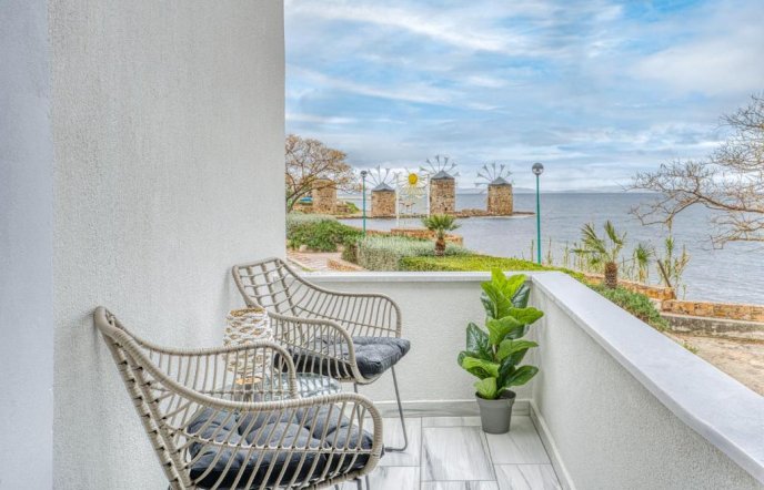 Windmill Escape Apartments: Μια κομψή απόδραση με θέα στους ανεμόμυλους της Χίου