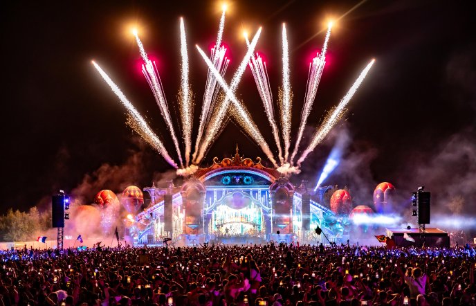Tomorrowland 2026: Το πιο επικό μουσικό ταξίδι του καλοκαιριού μπορεί να γίνει η επόμενη μεγάλη σου εμπειρία
