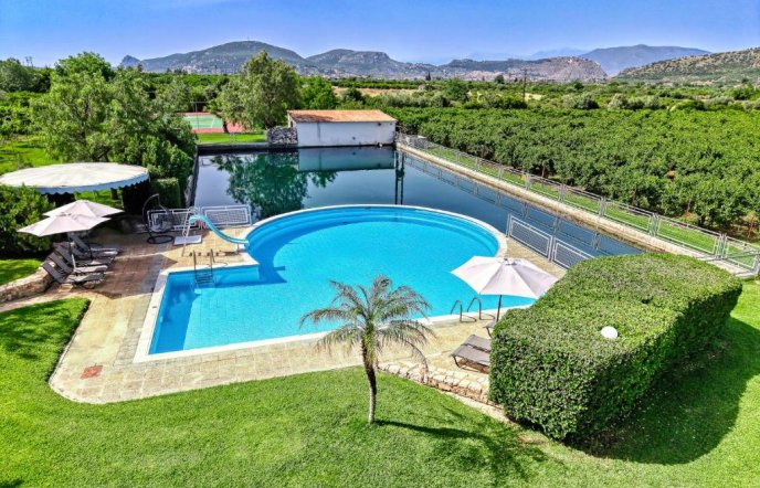 Orange Grove Villa: Μια ιδιωτική όαση μέσα στις πορτοκαλιές του Ναυπλίου