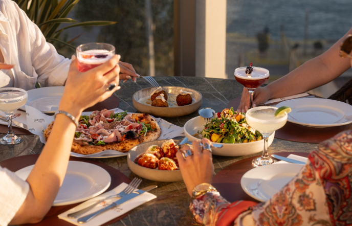 Nice n Easy Italian Bistro: Αυθεντικές ιταλικές γεύσεις με θέα τον Σαρωνικό