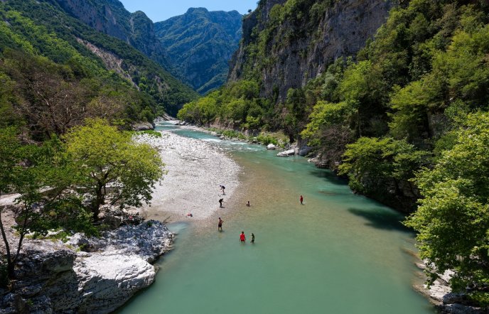 6 καλοκαιρινοί προορισμοί στην Ελλάδα για όσους δεν αντέχουν τη ζέστη