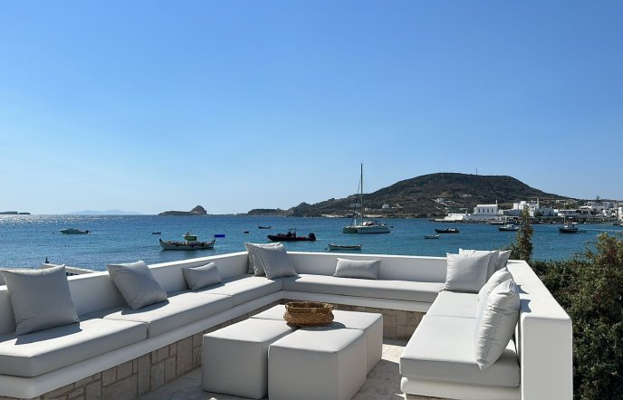 Milos AquaBliss Beachfront: Ένας καλοκαιρινός παράδεισος στην Πολλώνια της Μήλου