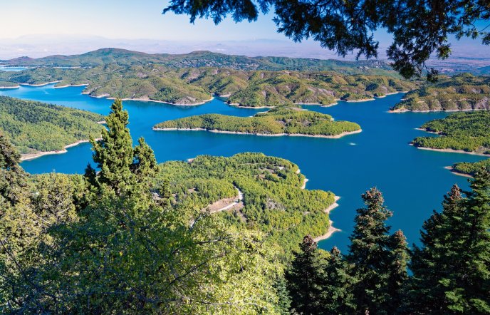 Road trip στη Λίμνη Πλαστήρα: Οι στάσεις που αξίζει να κάνετε