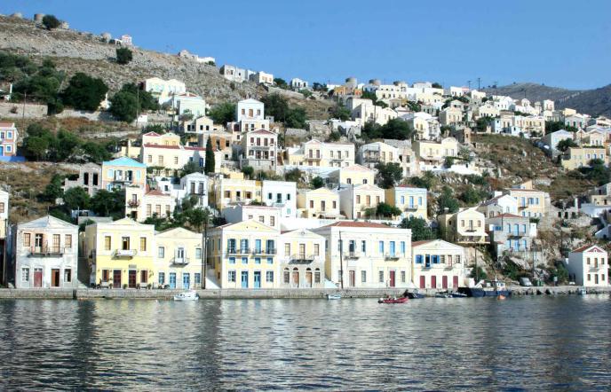 Ο Guardian αποθεώνει την Σύμη: Το καλοκαίρι δεν τελείωσε θα κολυμπάτε μέχρι τα Χριστούγεννα