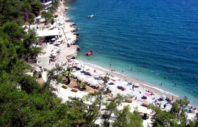 Αρβανιτιά: Η παραλία του Ναυπλίου με τη γαλάζια σημαία και την περίεργη ιστορία (pic)
