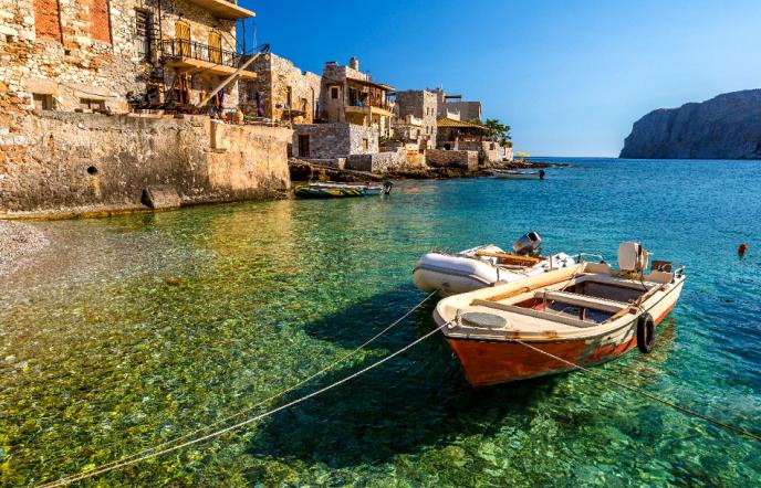 Αυτά είναι τα 16 κορυφαία ευρωπαϊκά ξενοδοχεία… μπροστά στο κύμα! Στη λίστα και τρία ελληνικά (pics)