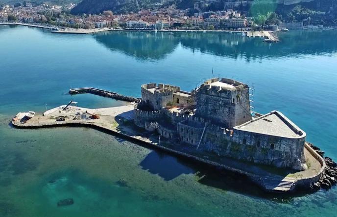 Ναύπλιο: Ταξίδι σε μία πόλη με αναμνήσεις