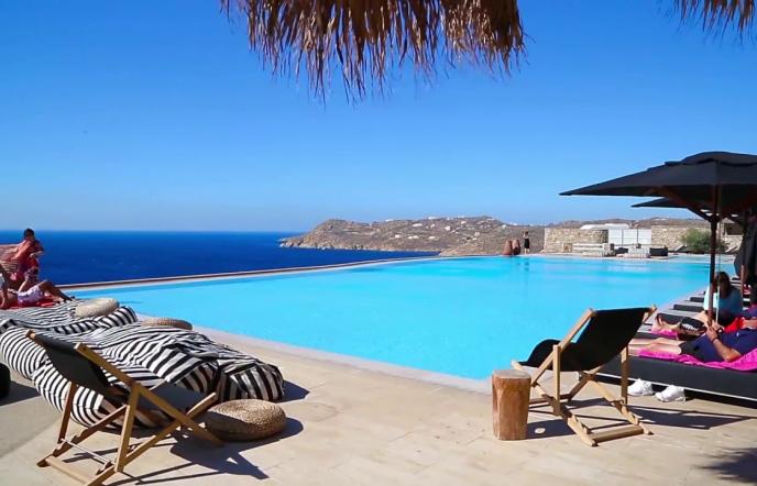 Το Forbes επιμένει να διαφημίζει τα ελληνικά νησιά και το φθινόπωρο