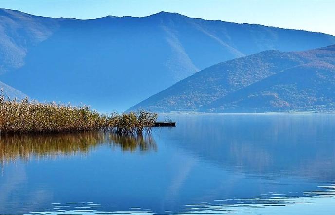 Για βαρκάδα στις ελληνικές λίμνες! 