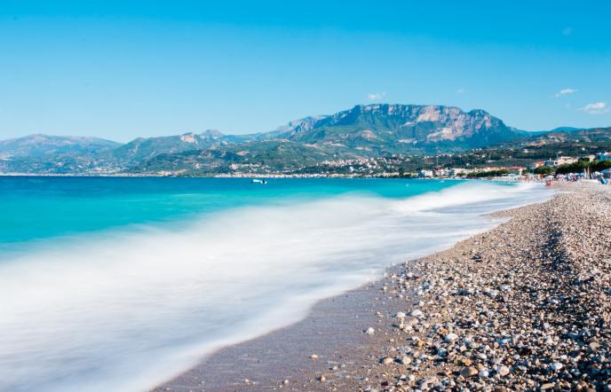 Ακράτα: Ένα τουριστικό θέρετρο με δεκάδες επιλογές