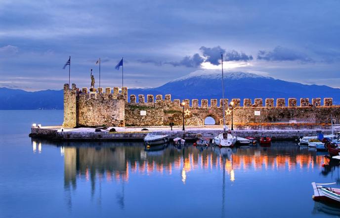 5 λόγοι για να λατρέψετε τη Ναύπακτο το καλοκαίρι