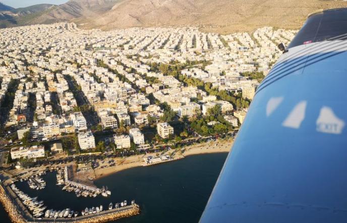 Το Athens Flying Week μας μαθαίνει να... πιλοτάρουμε αεροπλάνο (vid)