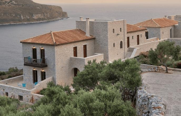 Ρομαντική απόδραση στο Petra & Fos Boutique Hotel & Spa στη Μάνη