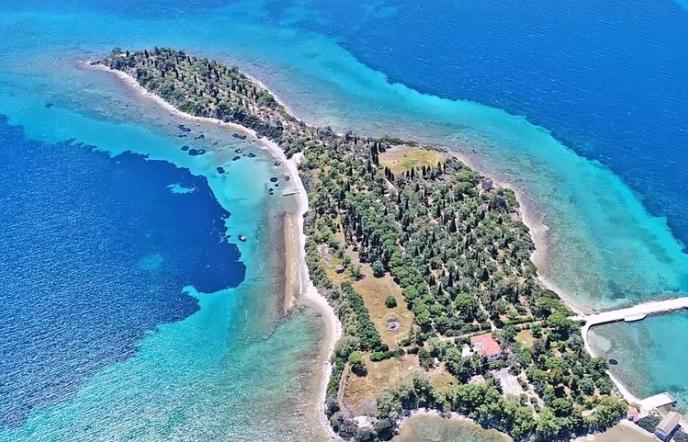 Το ελληνικό νησί σε σχήμα κιθάρας που ήθελαν να αγοράσουν οι Beatles (vid)